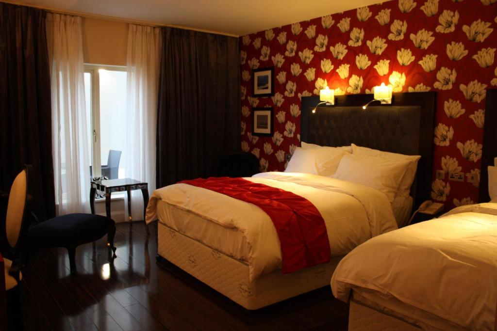 The Talbot Hotel Belmullet Room photo