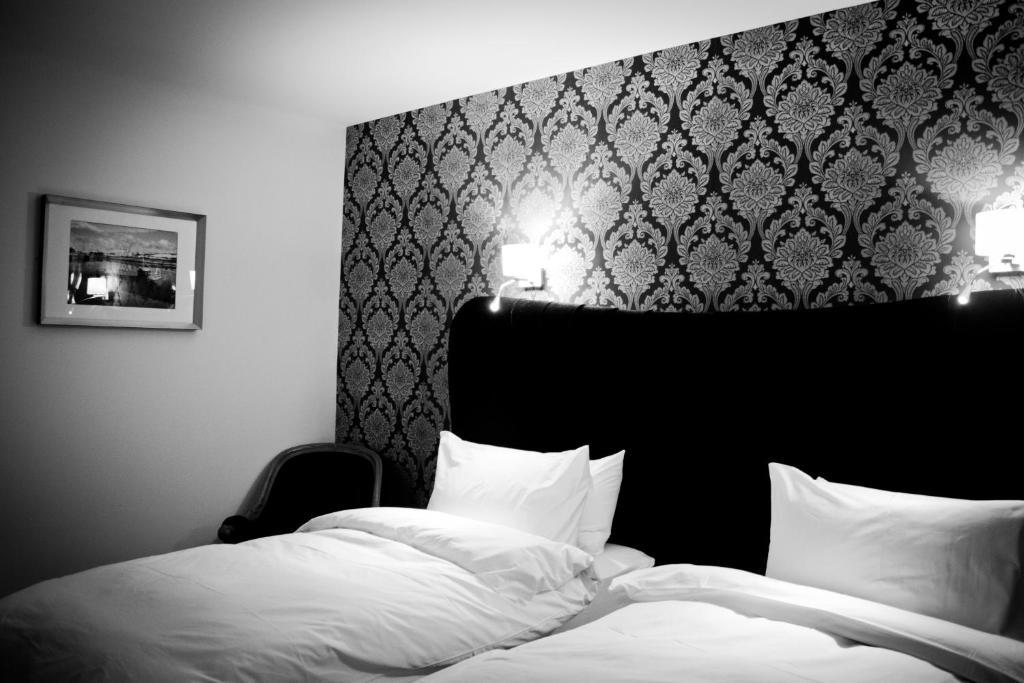 The Talbot Hotel Belmullet Room photo