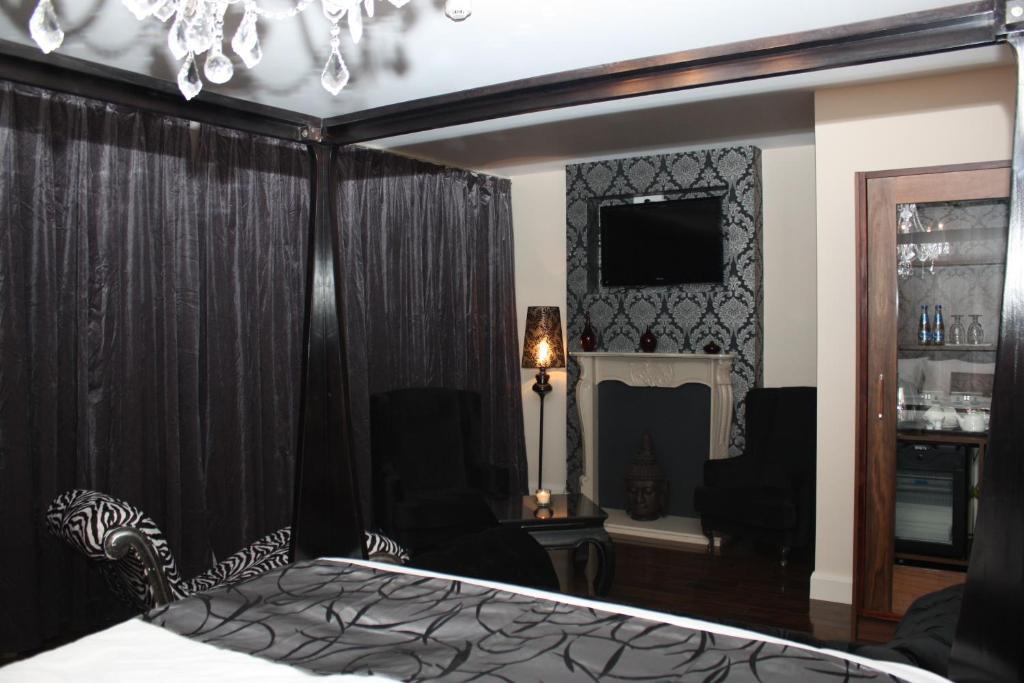The Talbot Hotel Belmullet Room photo