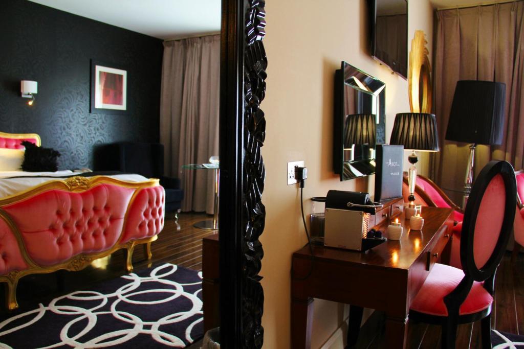 The Talbot Hotel Belmullet Room photo